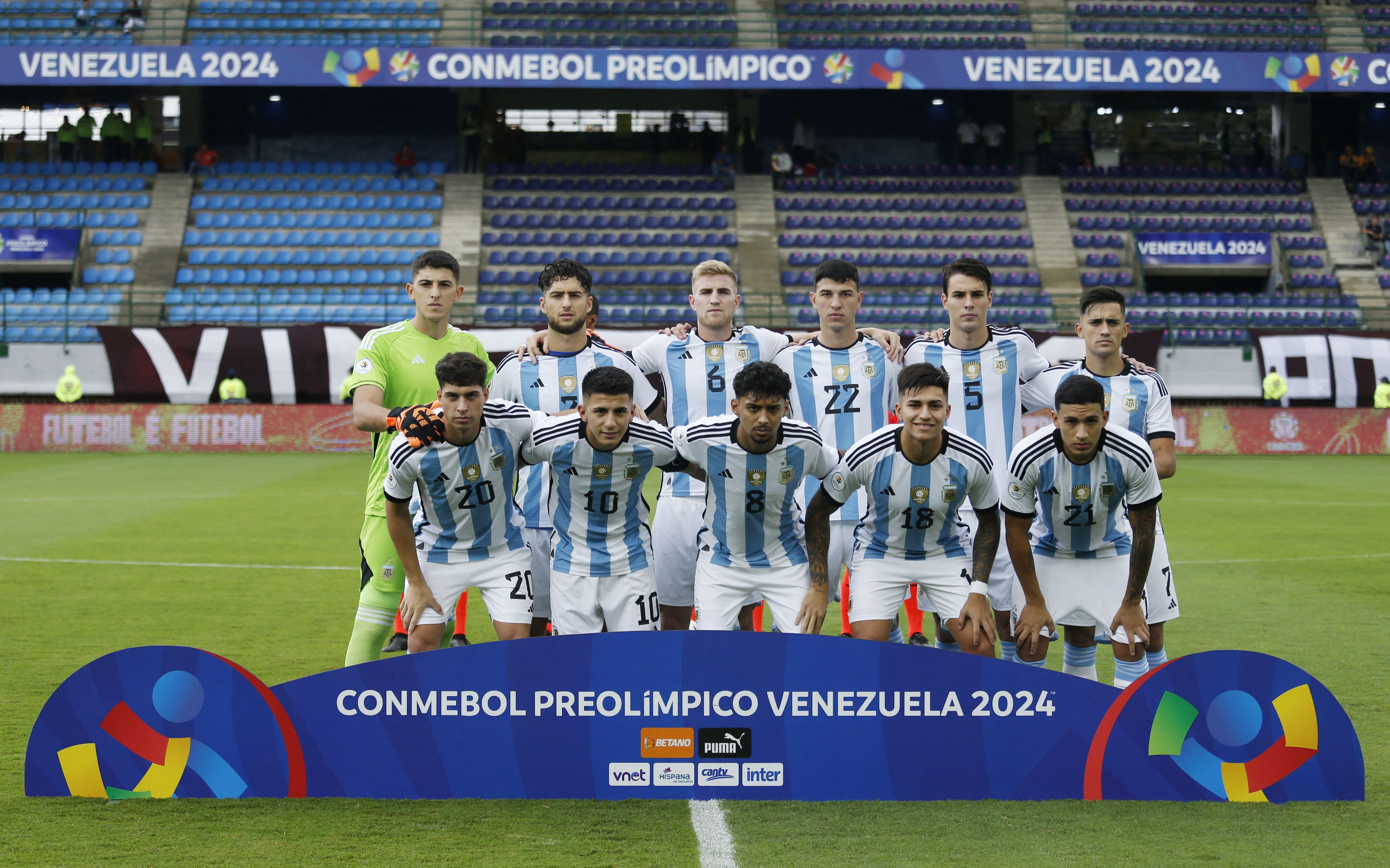 Argentina buscará el triunfo ante Brasil que pueda encaminar la clasificación a París 2024 (REUTERS/Leonardo Fernández Viloria)