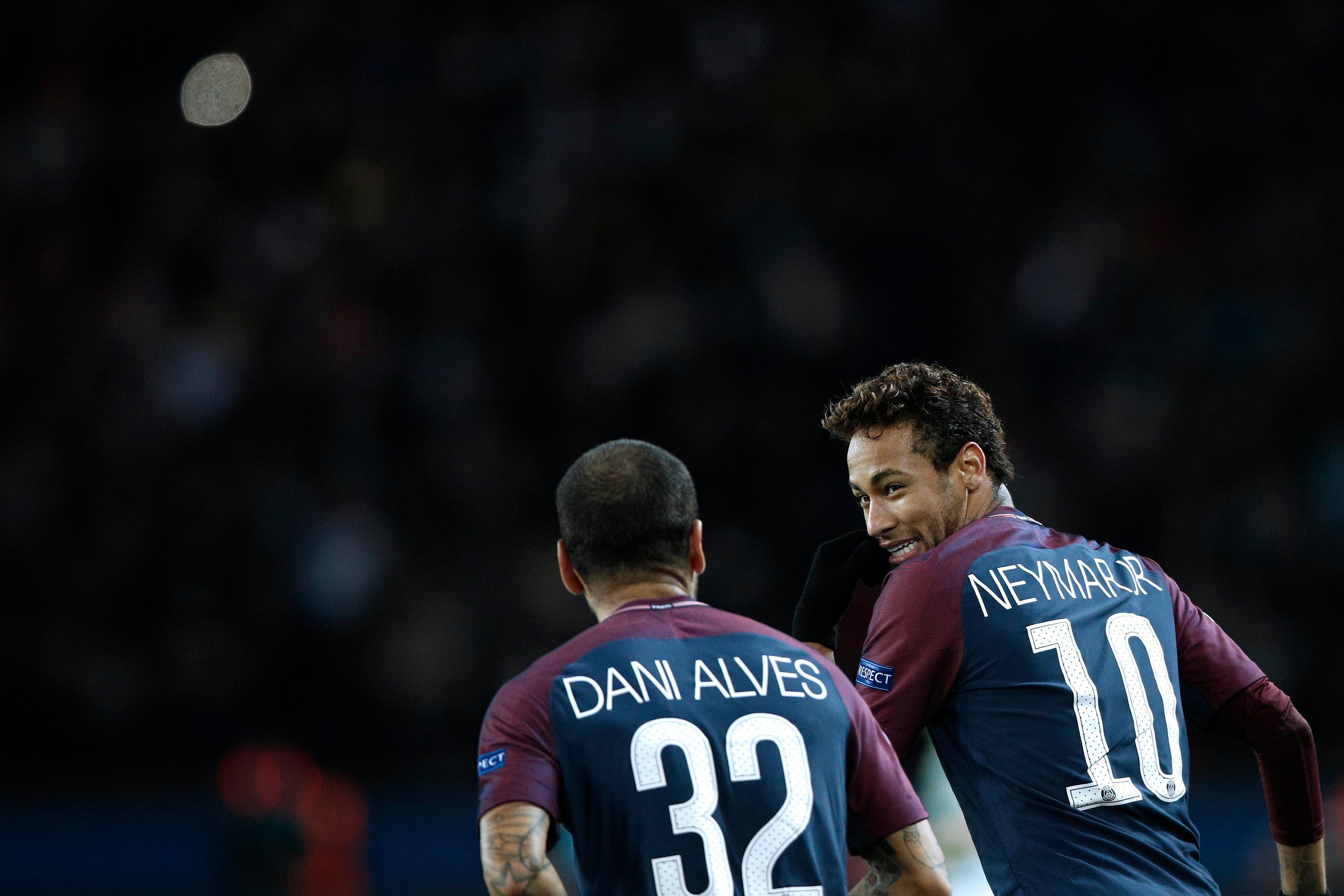 Dani Alves y Neymar, en el PSG (EFE/ Yoan Valat)