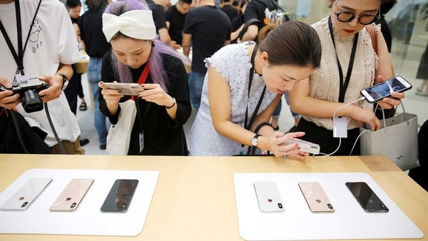 Hay varias alternativas para desembolsar tanto dinero en uno de los nuevos modelos iPhone (Reuters)