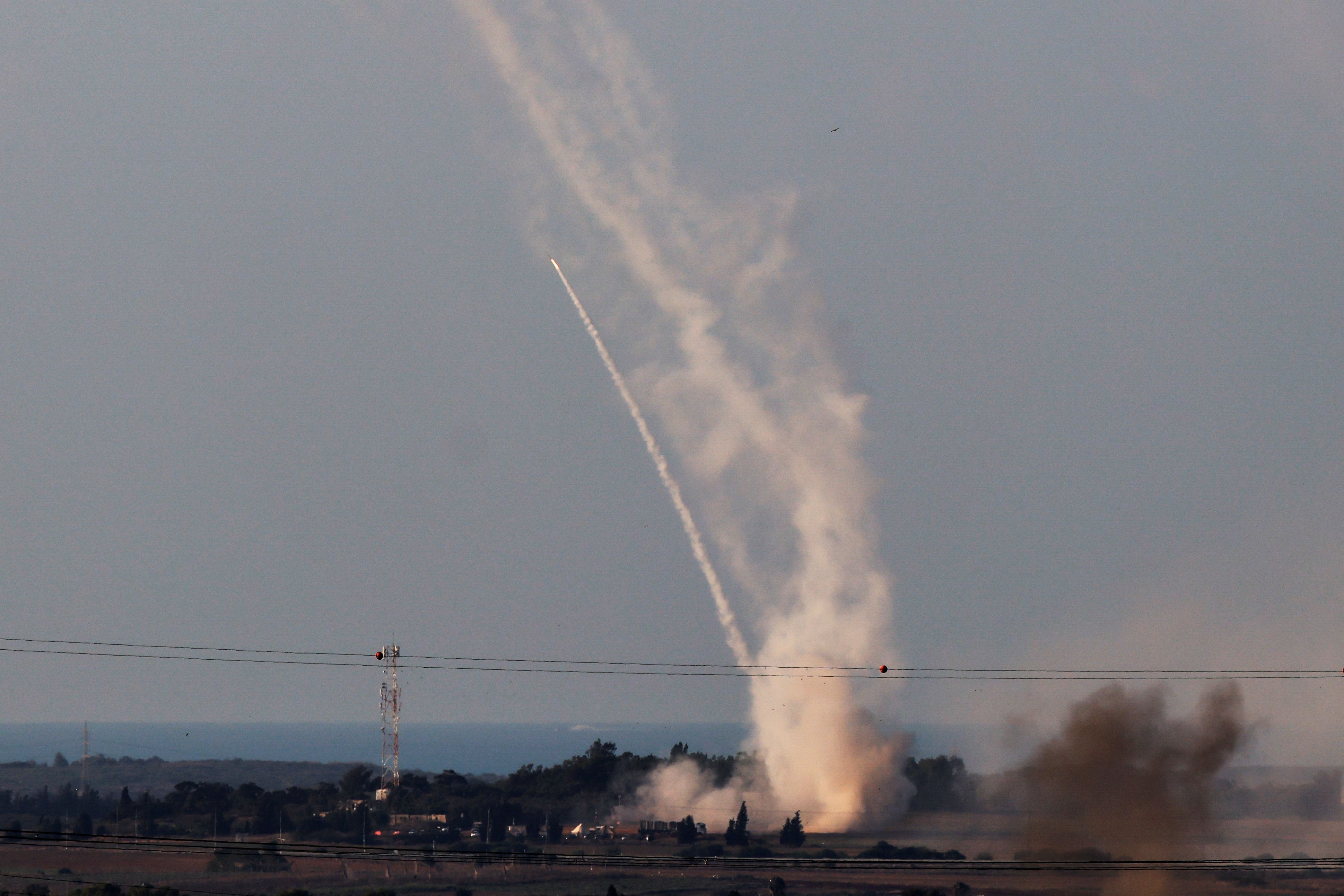 La Cúpula de Hierro que opera cerca de Tel Aviv destruye un misil lanzado por Hamas desde la Franja de Gaza