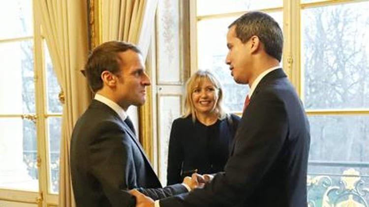 Guaidó junto a Macron