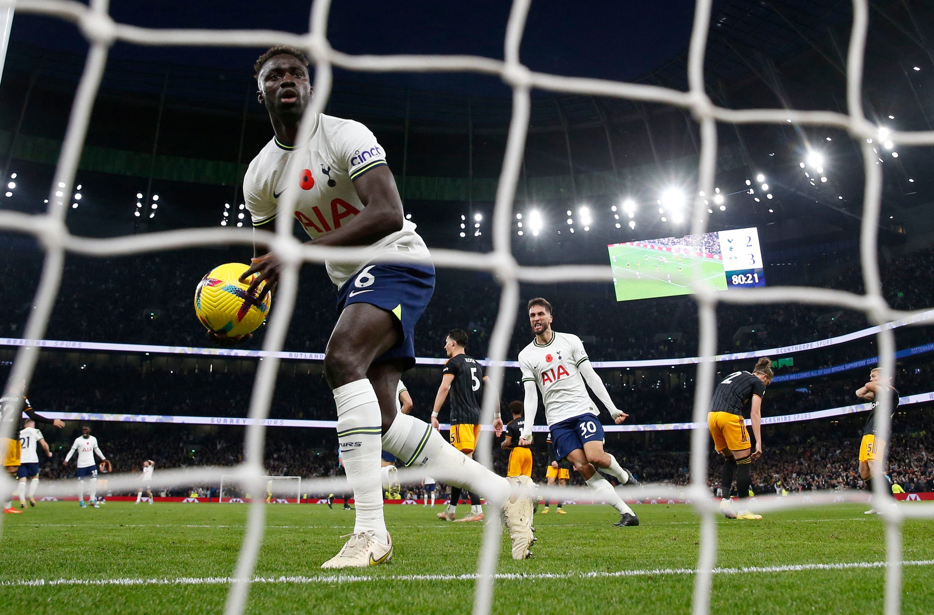 Tottenham se impuso por 4-3 sobre el Leeds United en la Premier League.  Reuters/Paul Childs