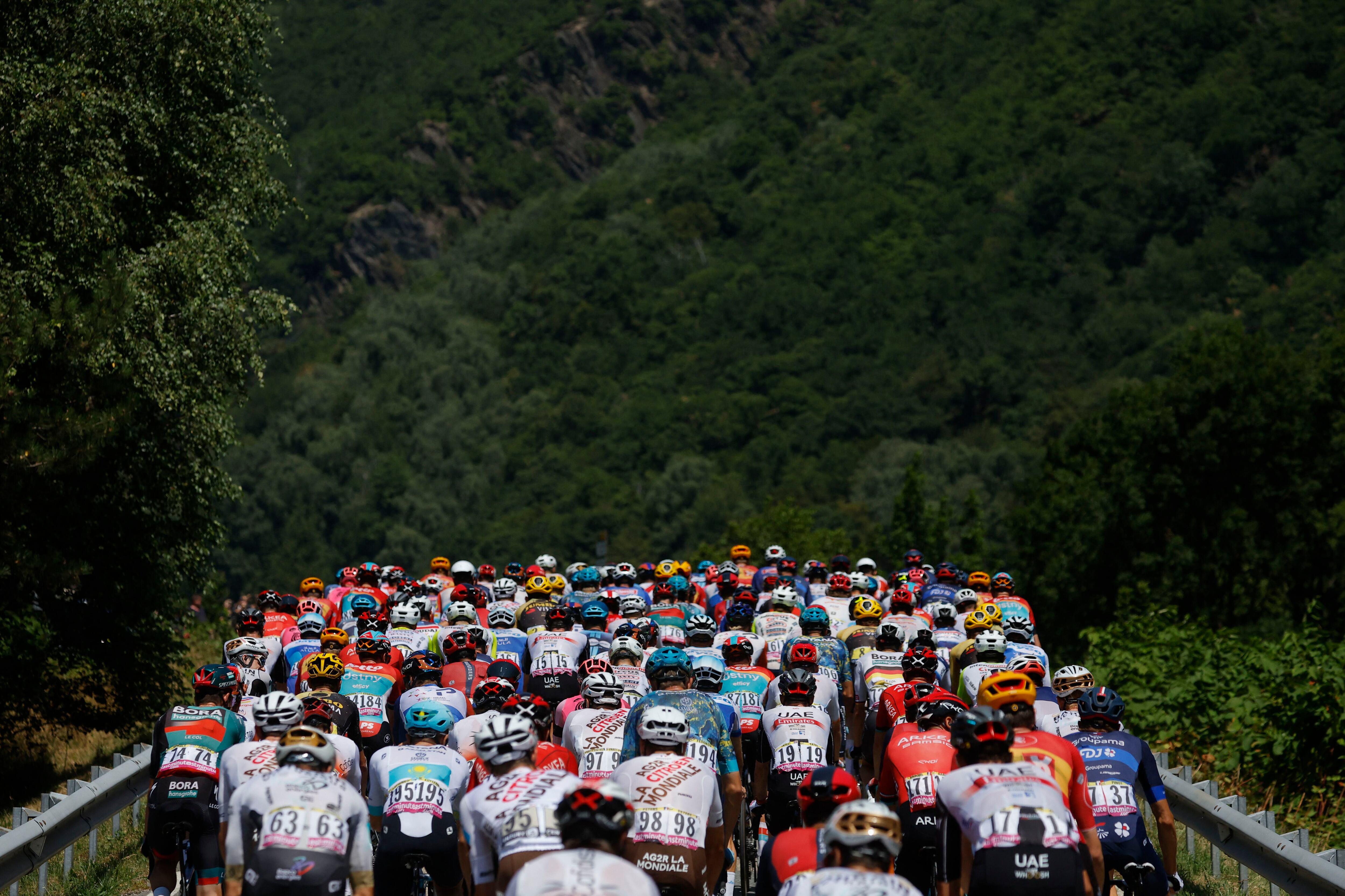 El Tour de France corre su última etapa. REUTERS/Stephane Mahe