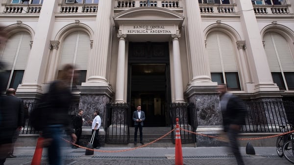 El Banco Central (Adrián Escandar)