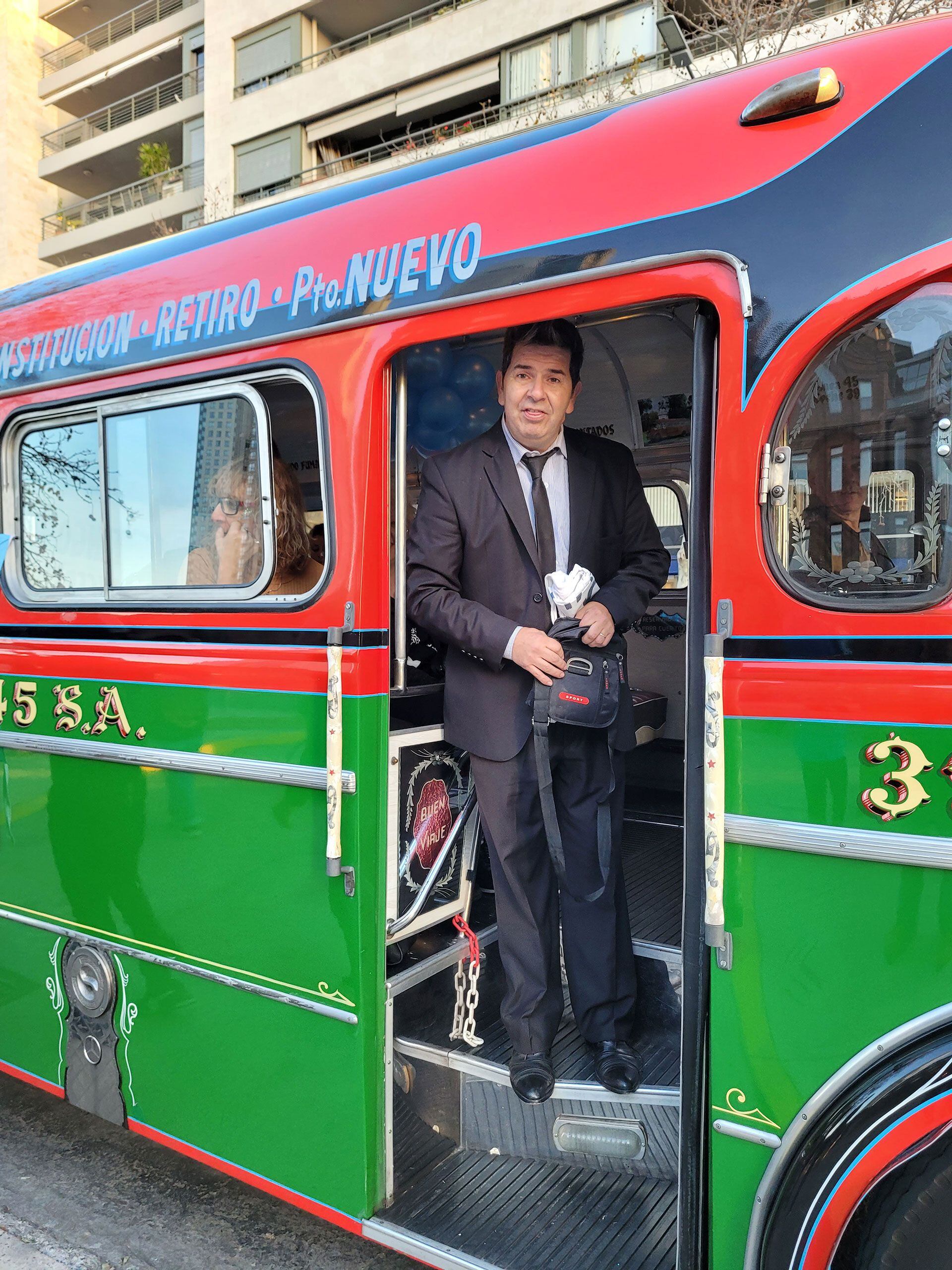 La fiebre por Luis Miguel en Buenos Aires no se detiene: serenata de mariachis y delirio de las fanas