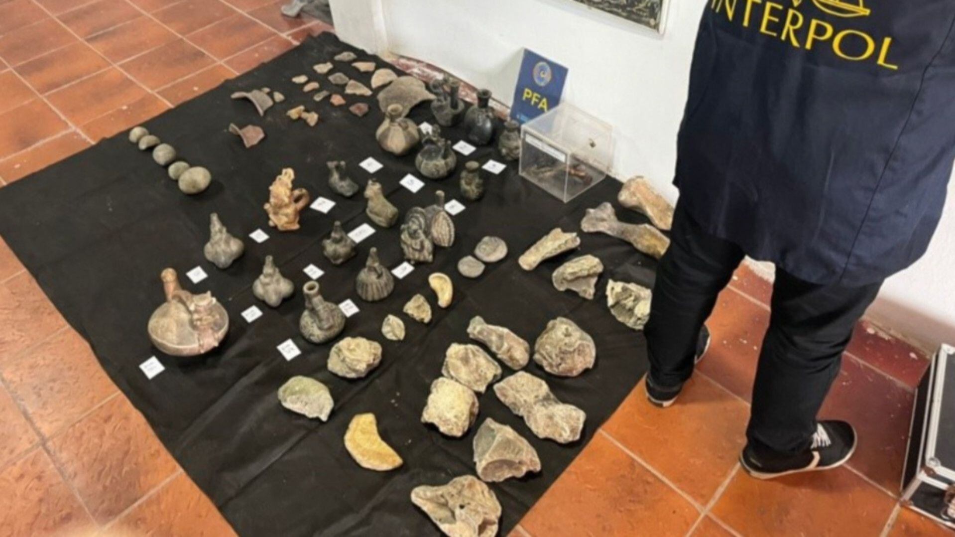 La Policía secuestró unas piezas arqueológicas reclamadas por Perú de un museo de Entre Ríos (PFA)