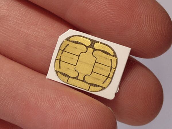 Para proteger tu tarjeta SIM debes cuidar tus datos personales (Archivo)
