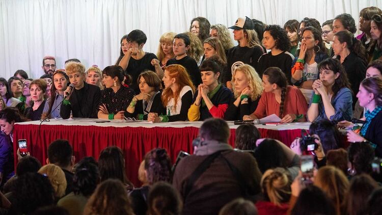 El comunicado de Actrices Argentinas en el que repudia la excarcelación de detenidos por abusos y femicidios 