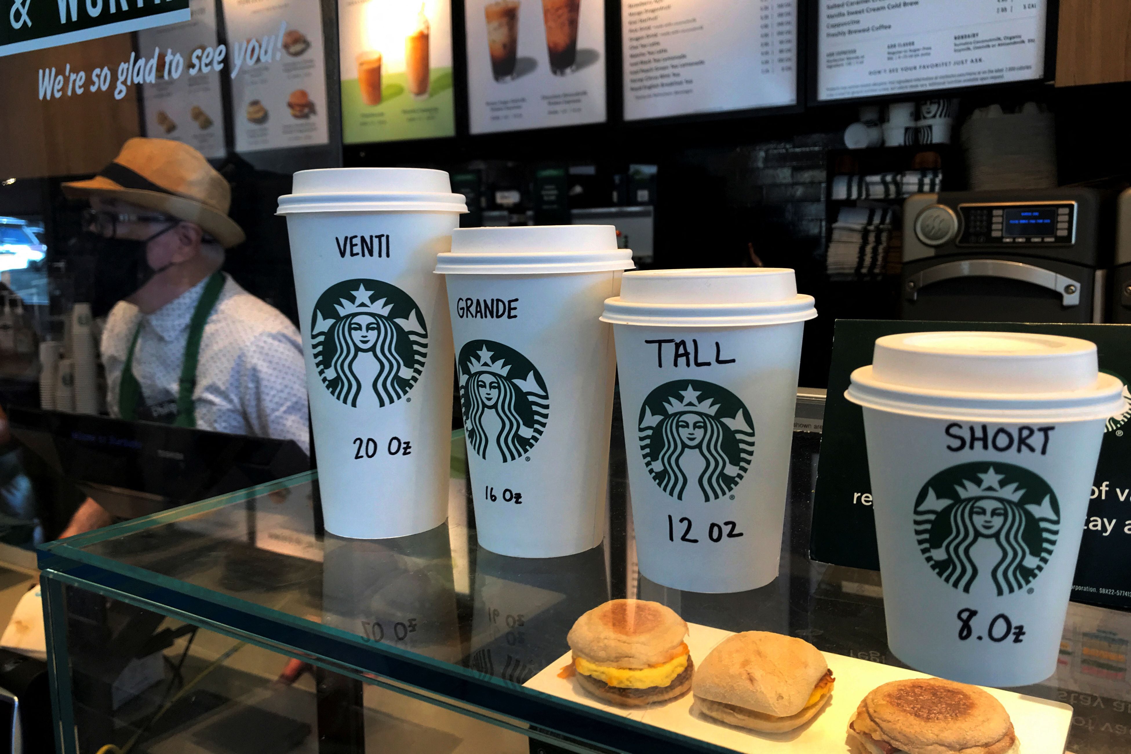 Starbucks servirá café en vaso sin marca - El Diario NY