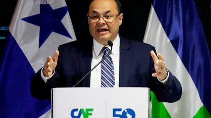 En la imagen, el presidente ejecutivo del Banco de Desarrollo de América Latina (CAF), Luis Carranza. EFE/Bienvenido Velasco/Archivo
