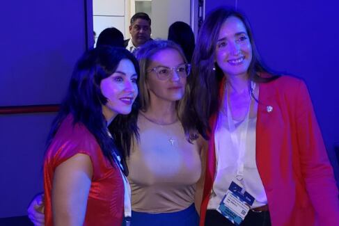 Marcela Pagano, Carolina Píparo y Victoria (@CarolinaPiparo)