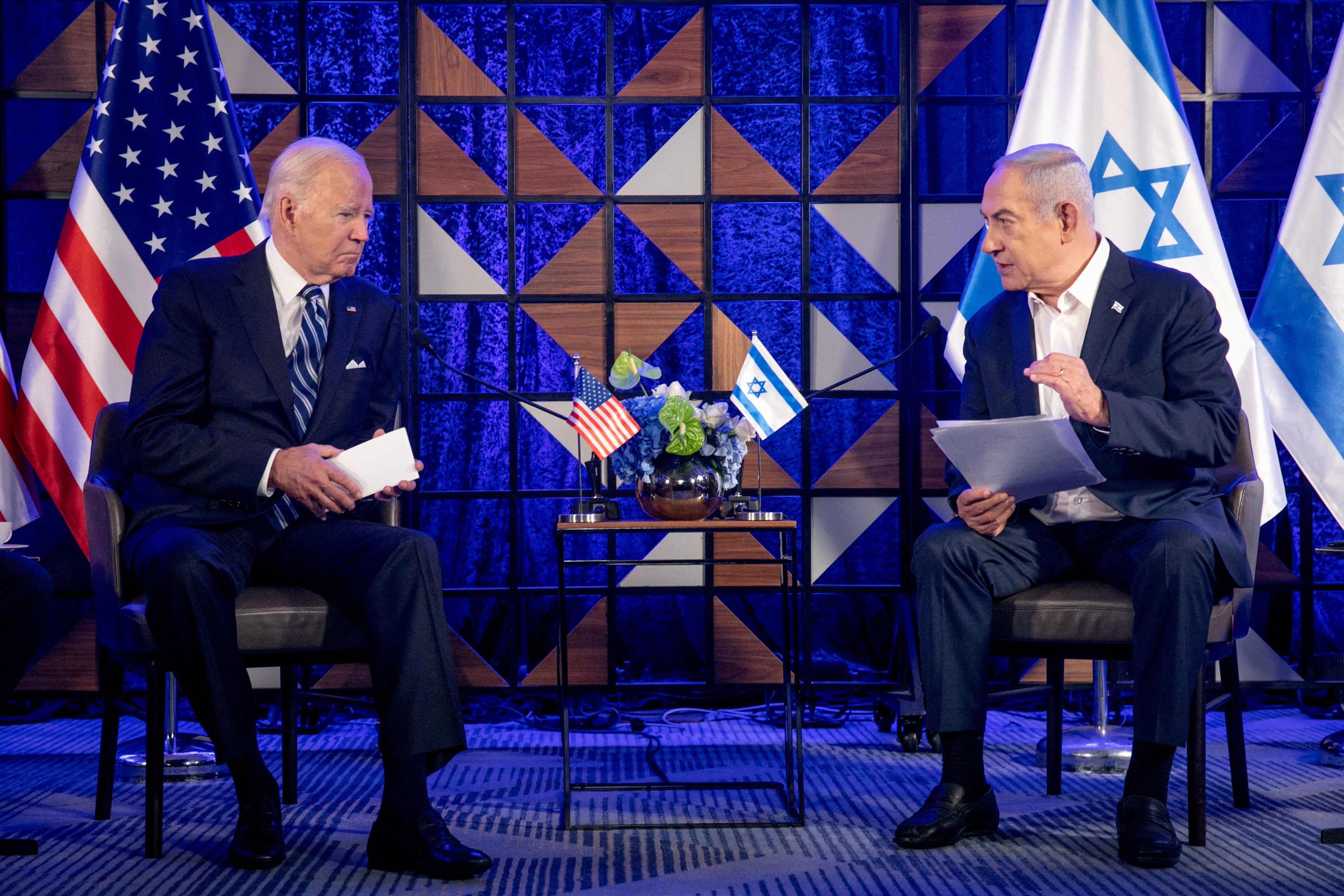 Joe Biden y Benjamín Netanyahu (Miriam Alster/Pool via REUTERS/File Photo)