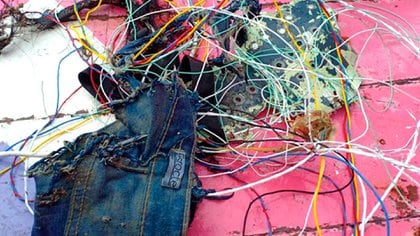 Los pescadores dijeron que encontraron restos de cables, jeans y teléfonos celulares (vAviaforaviators).