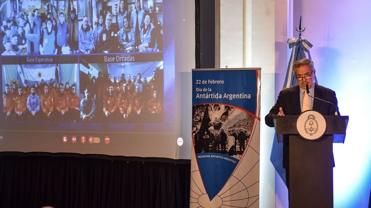 El canciller Felipe Solá adelantó que enviarán al Congreso un proyectpo de ley para avalar la delimitación de la plataforma continental que fijó la ONU para la Argentina