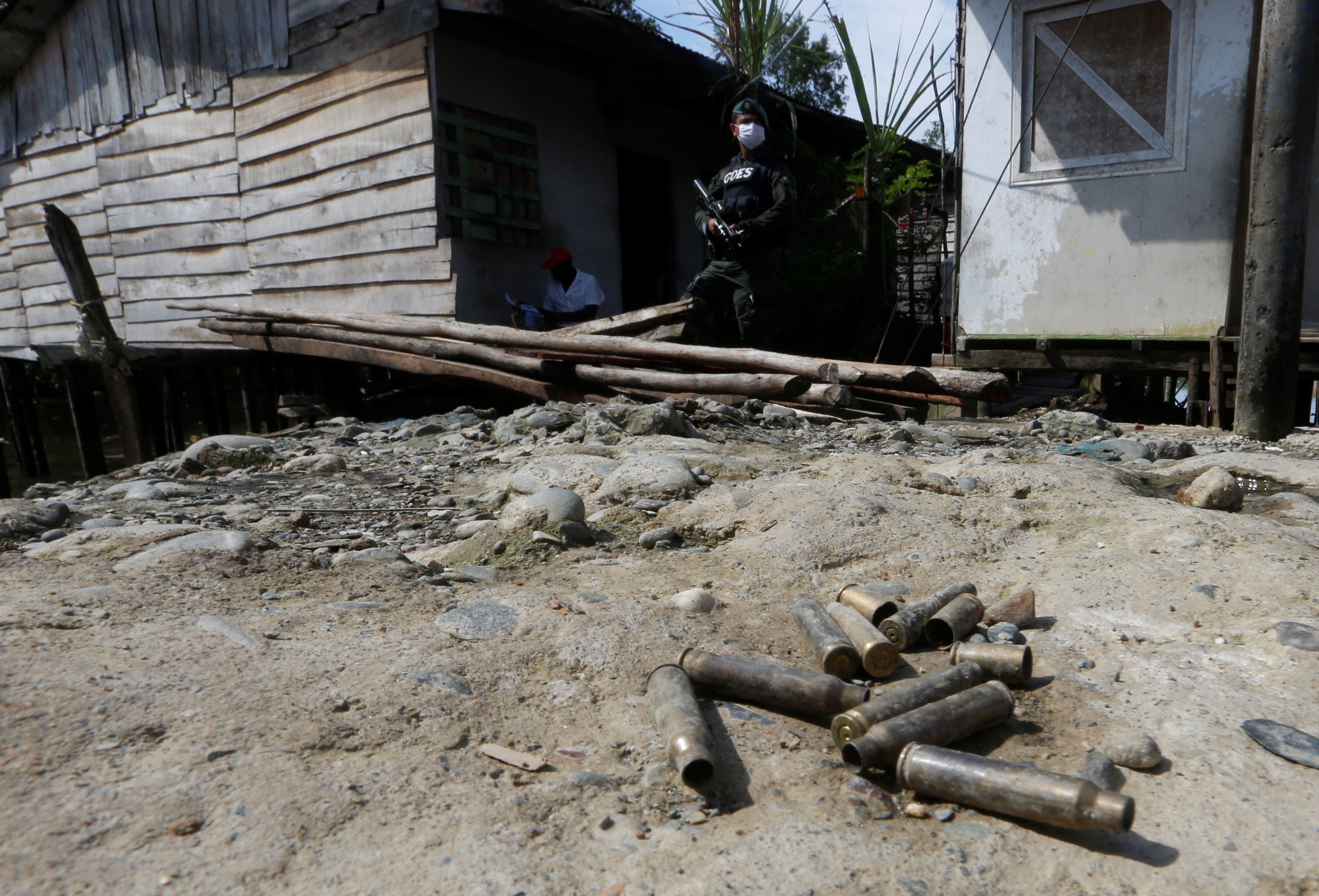 Mayo fue el mes con más desplazados, pues 11.400 personas tuvieron que abandonar su hogar, principalmente en el departamento de Nariño (fronterizo con Ecuador). Fotografía de archivo. EFE/Ernesto Guzmán Jr.