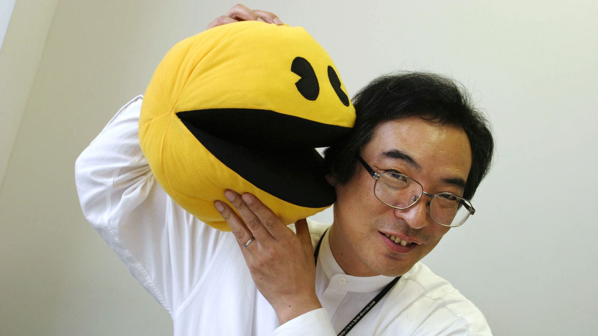 Toru Iwatani nació el 25 de enero de 1955 en Meguru, un barrio de Tokio, y se recibió de ingeniero. Tenía 24 años cuando creó el Pac-Man