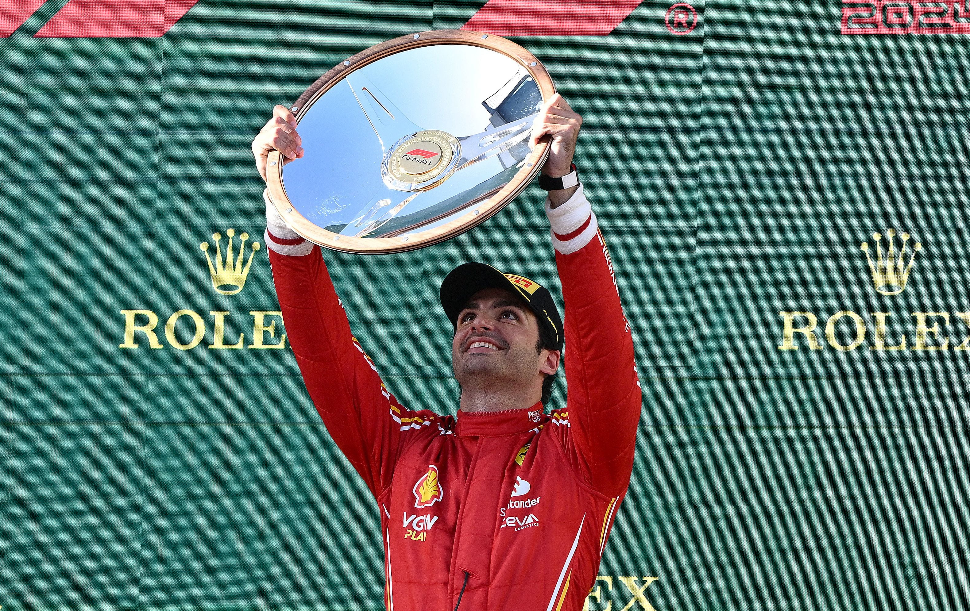 Carlos Sainz celebra su victoria en Australia. (Reuters)
