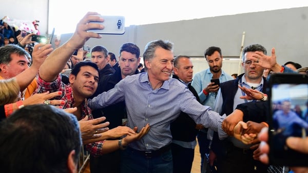 El oficialismo ajustó el foco de la campaña, se concentró en los municipios donde registran bajos niveles de votos y apostó a la exposición mediática de Vidal y Macri (Télam)