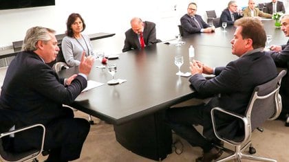 Alberto Fernández, en los primeros días de junio, en Olivos, junto a los dueños de Vicentin (Presidencia)