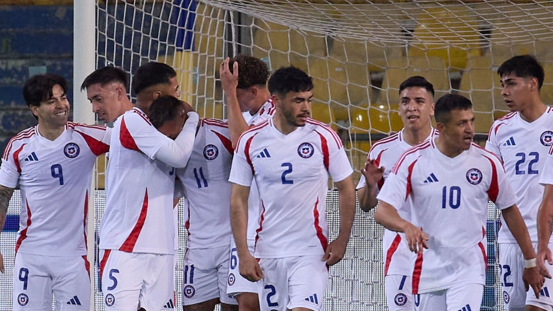 Celebración del gol de Eduardo Vargas para el 1-0 de Chile vs Albania en Italia.