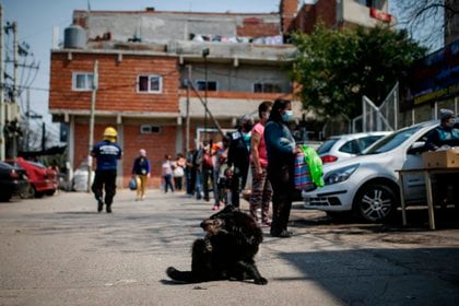 El costo de la Canasta Básica Total (CBT), que además de alimentos reúne indumentaria y transporte, marcó un incrementó 4,7% en diciembre (EFE/JUAN IGNACIO RONCORONI/Archivo)
