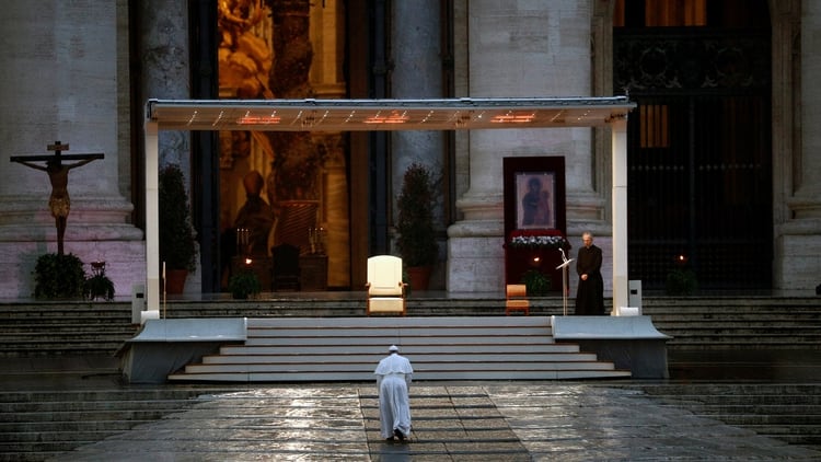 El Papa Francisco entrega una extraordinaria bendición 