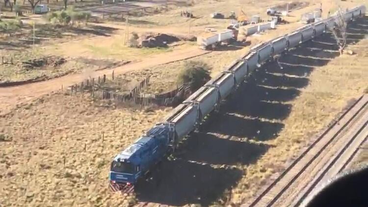 El tren cuenta con 30 vagones: cada uno tiene una capacidad de carga de 50.000 kilos