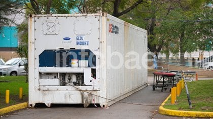Cada container refrigerado tiene capacidad para 30 cuerpos. Están distribuidos en ocho hospitales porteños