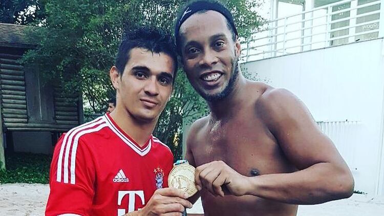 Fernando Lugo y Ronaldinho se conocieron en el Mundial de Futvoley del 2016 en Brasil