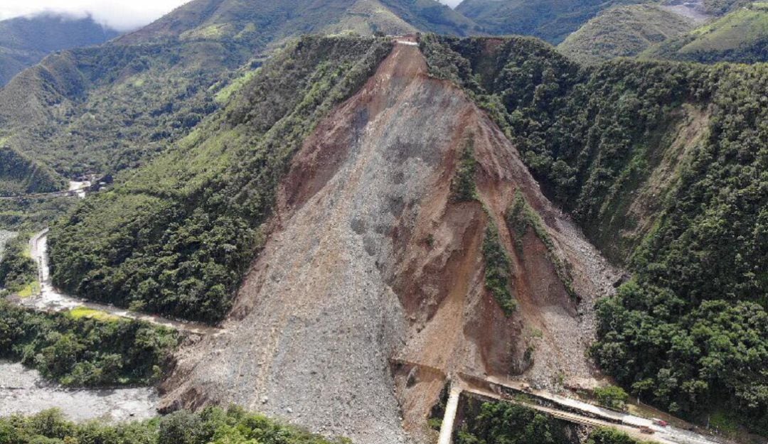 The Vía al Llano is one of the main highways in the country in terms of connectivity and investment and is constantly the victim of landslides that cause its closure - Colprensa credit