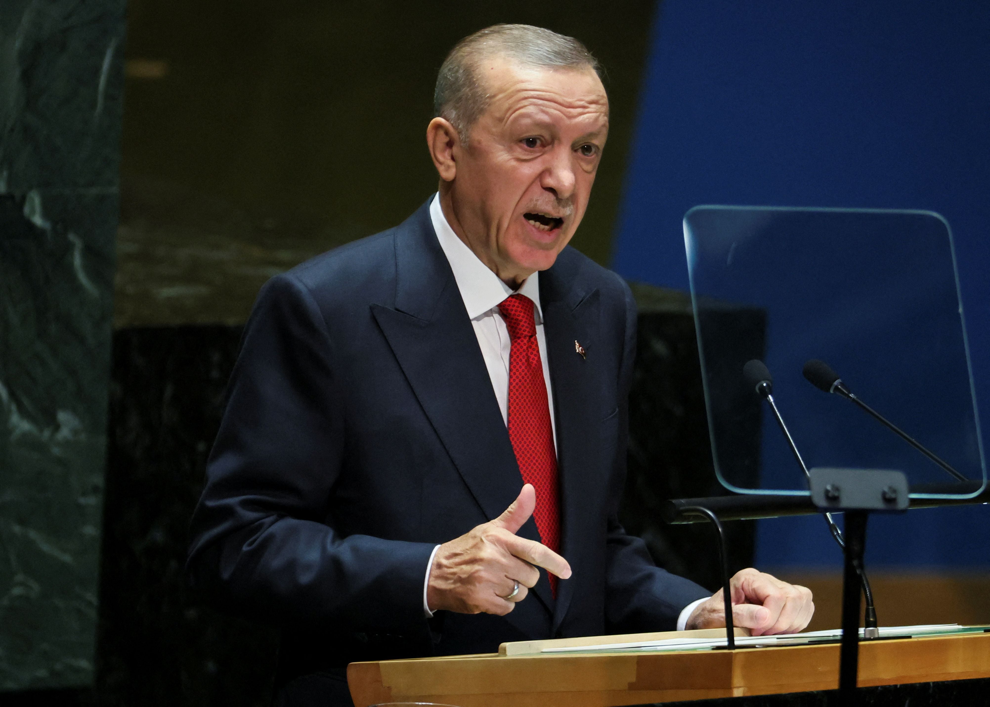 Recep Tayyip Erdogan, aliado de Ilham Aliyev, expresó su apoyo a Azerbaiyán (REUTERS/Brendan McDermid)