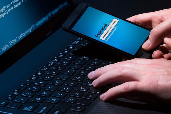 Hackers a la orden del día en busca de contraseñas (iStock)