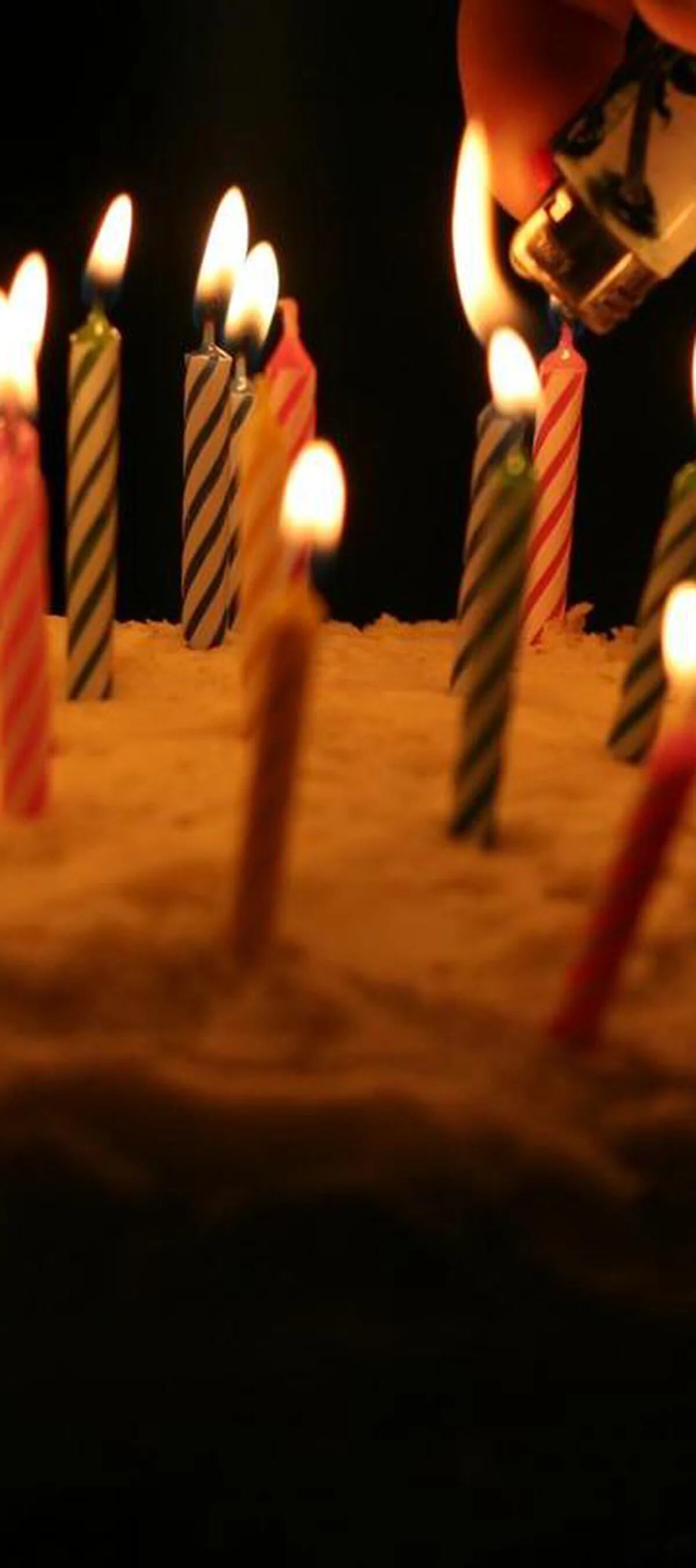 Por qué soplamos las velas en el pastel de cumpleaños? Aquí te lo decimos -  El Occidental
