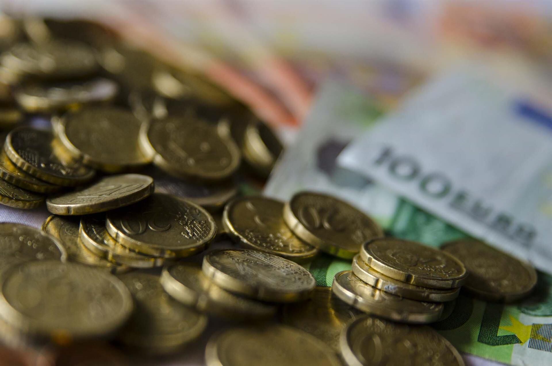 El Tesoro coloca 5.453 millones de euros en la primera subasta de letras de mayo a tipos más bajos