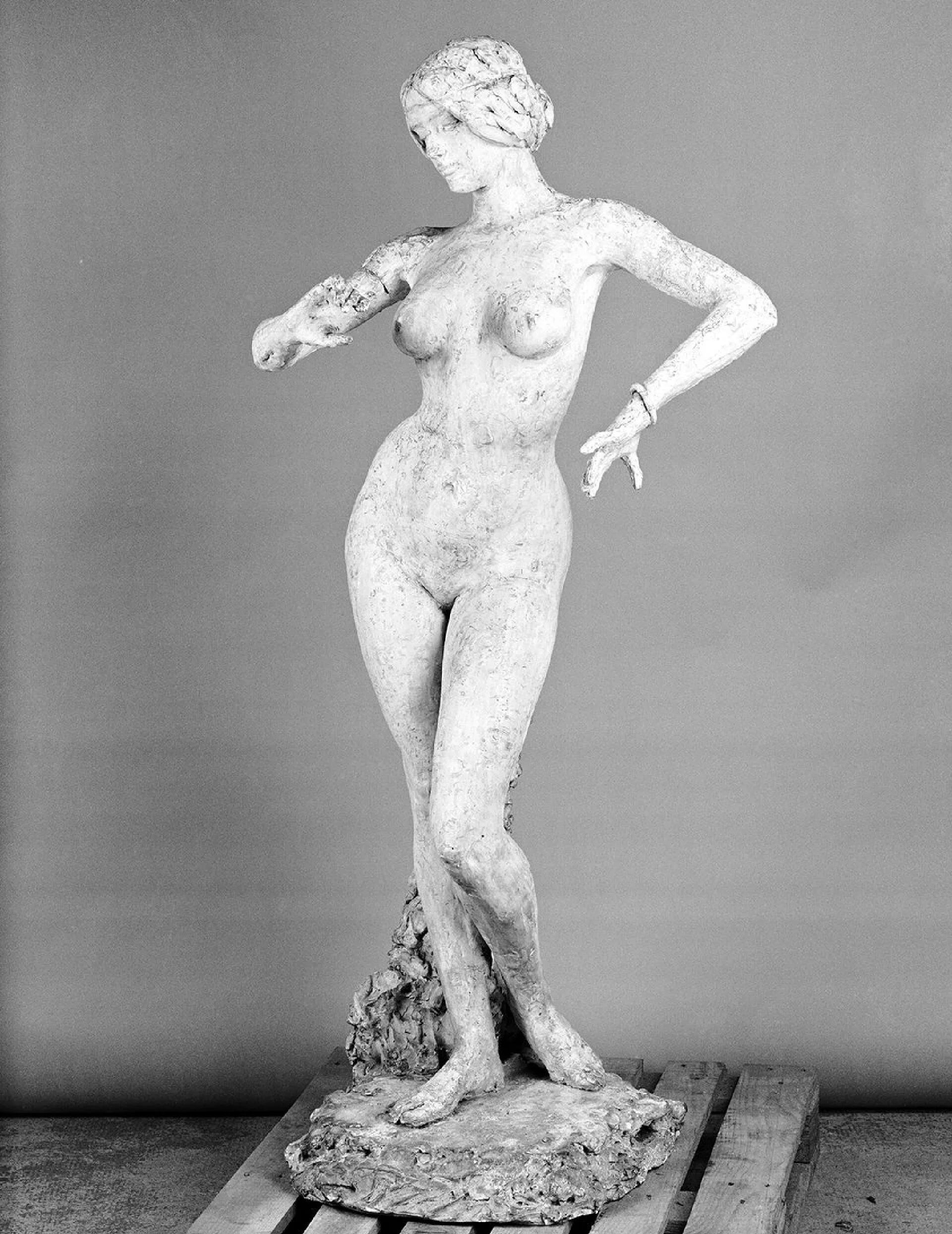 Cléo de Mérode, esculpida: "La bailarina" (1896) de Alexandre Falguière en el Musée d'Orsay