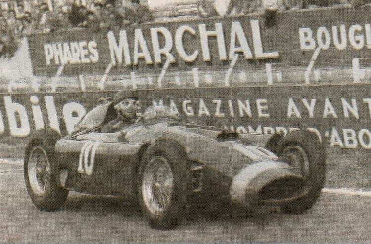 Juan Manuel Fangio fue campeón en 1956 con la Scuderia. Pero no se fue bien de Maranello. Recompuso su relación con Ferrari gracias a la visita de Berta a la fábrica (Archivo CORSA)