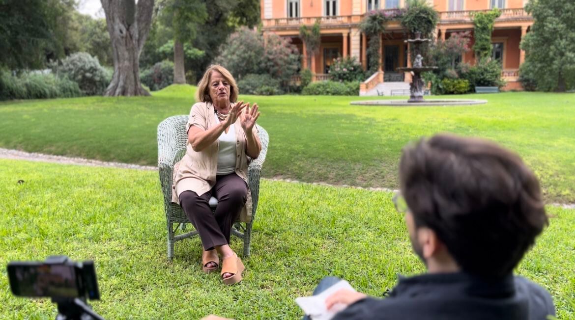 Paola Delbosco en el ciclo de diálogos "Es por Acá", de Fundación Varkey, Unesco y Ticmas en Villa Ocampo