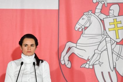 Manifestantes reconocen como presidenta a la líder del exilio bielorruso Svetlana Tijanovskaya (EFE / EPA / Piotr Nowak)