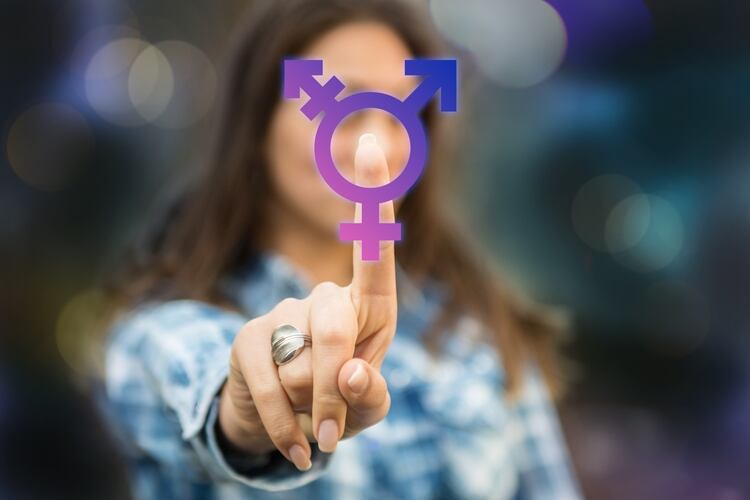 La nueva norma establece la cobertura total del tratamiento hormonal para aquellas personas que deseen someterse a una reafirmación de género (Shutterstock)