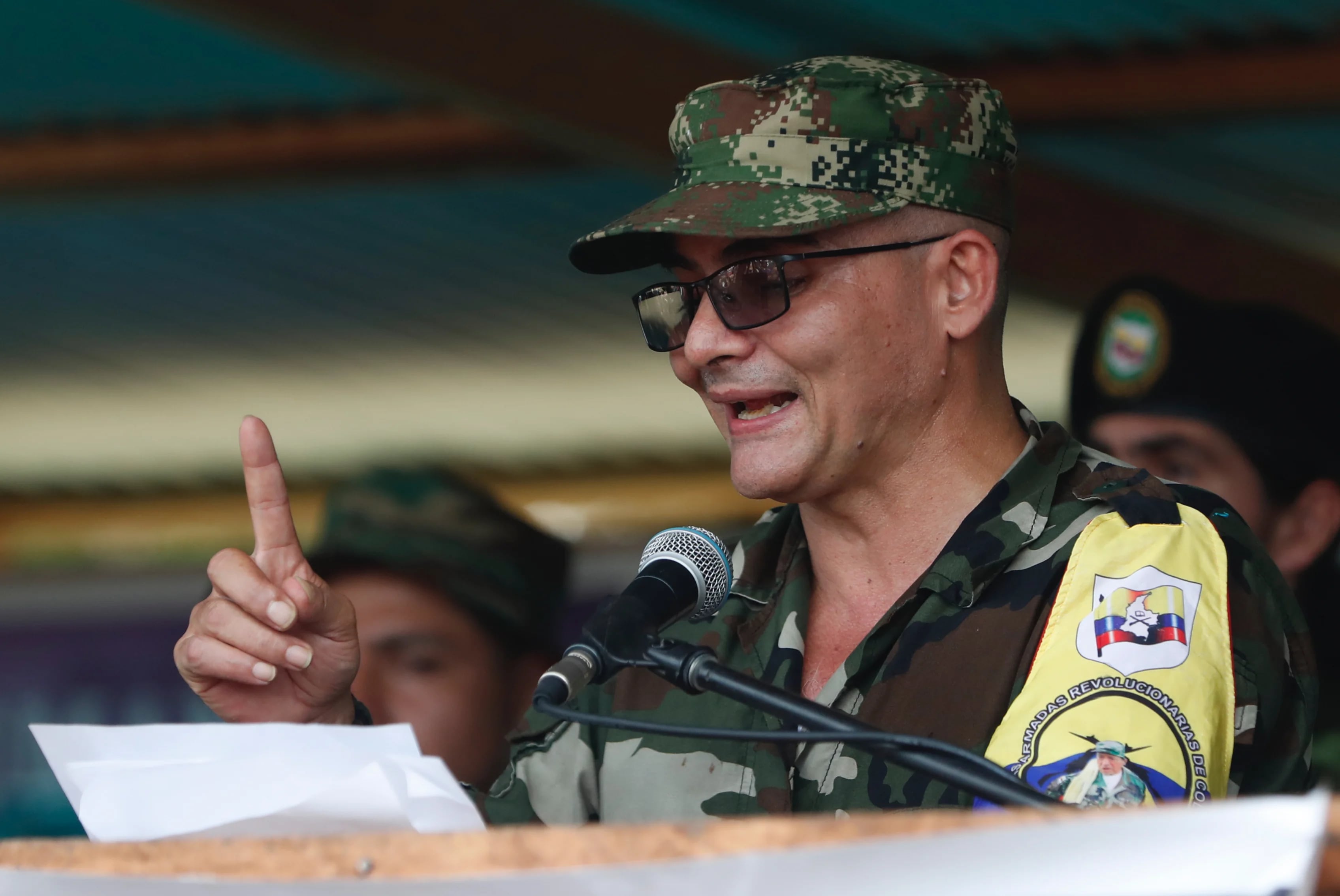 File photograph of 'Iván Mordisco' general commander of the FARC dissidents, who asked the national government not to send the peace talks to the trash - credit EFE