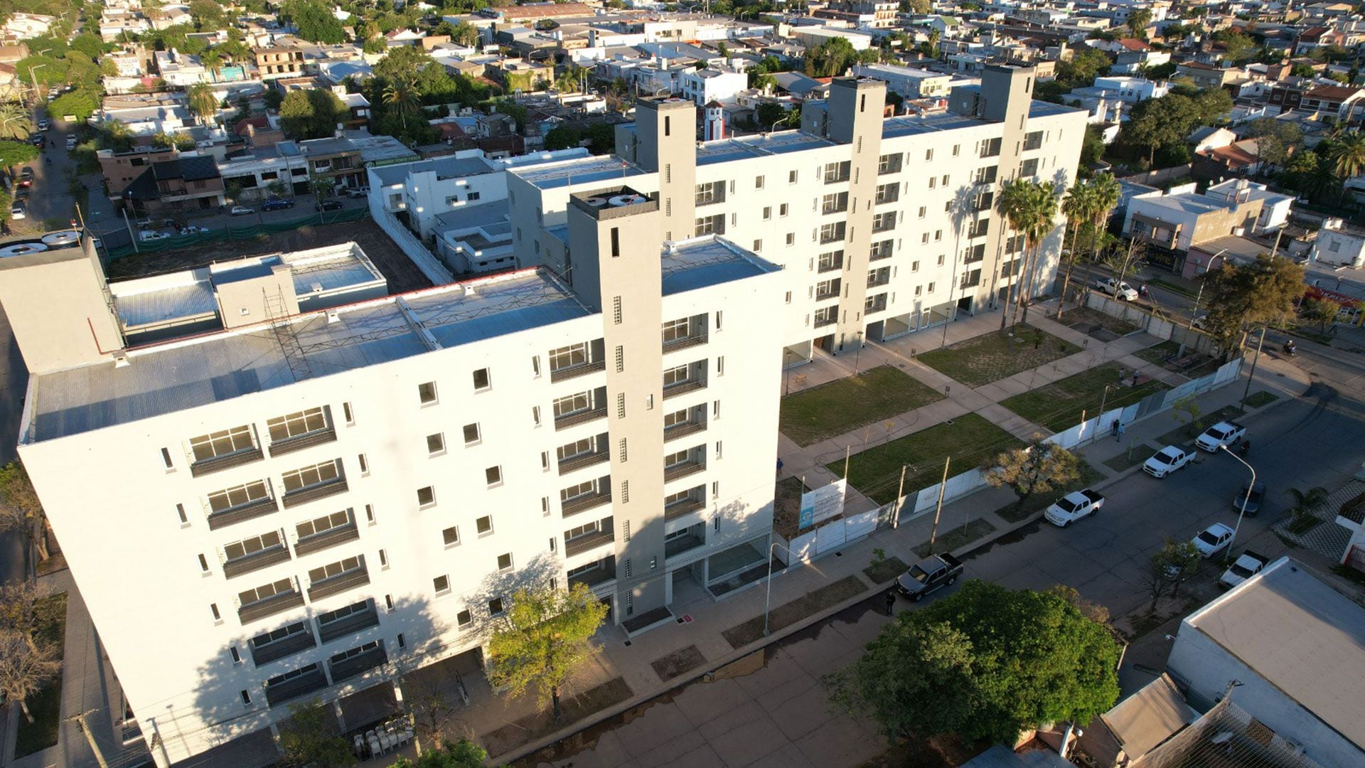 Desarrollo Urbanístico ubicado en la ciudad de Roque Sáenz Peña, provincia del Chaco, a escasas cuadras del centro. Con departamentos de 3 y 4 ambientes