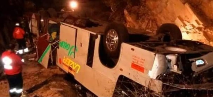 Resultado de imagen para Al menos siete muertos en un accidente de autobús en Chiapas"