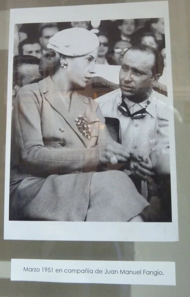 Evita con Juan Manuel Fangio (R.Peiró)