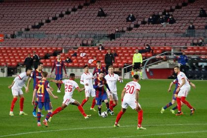 Messi volvió a sonreír en el Camp Nou (Reuters)