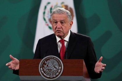 Imagen de archivo. El presidente de México, Andrés Manuel López Obrador, hace gestos durante una conferencia de prensa en el Palacio Nacional, en Ciudad de México, México. 23 de febrero de 2021. REUTERS / Henry Romero