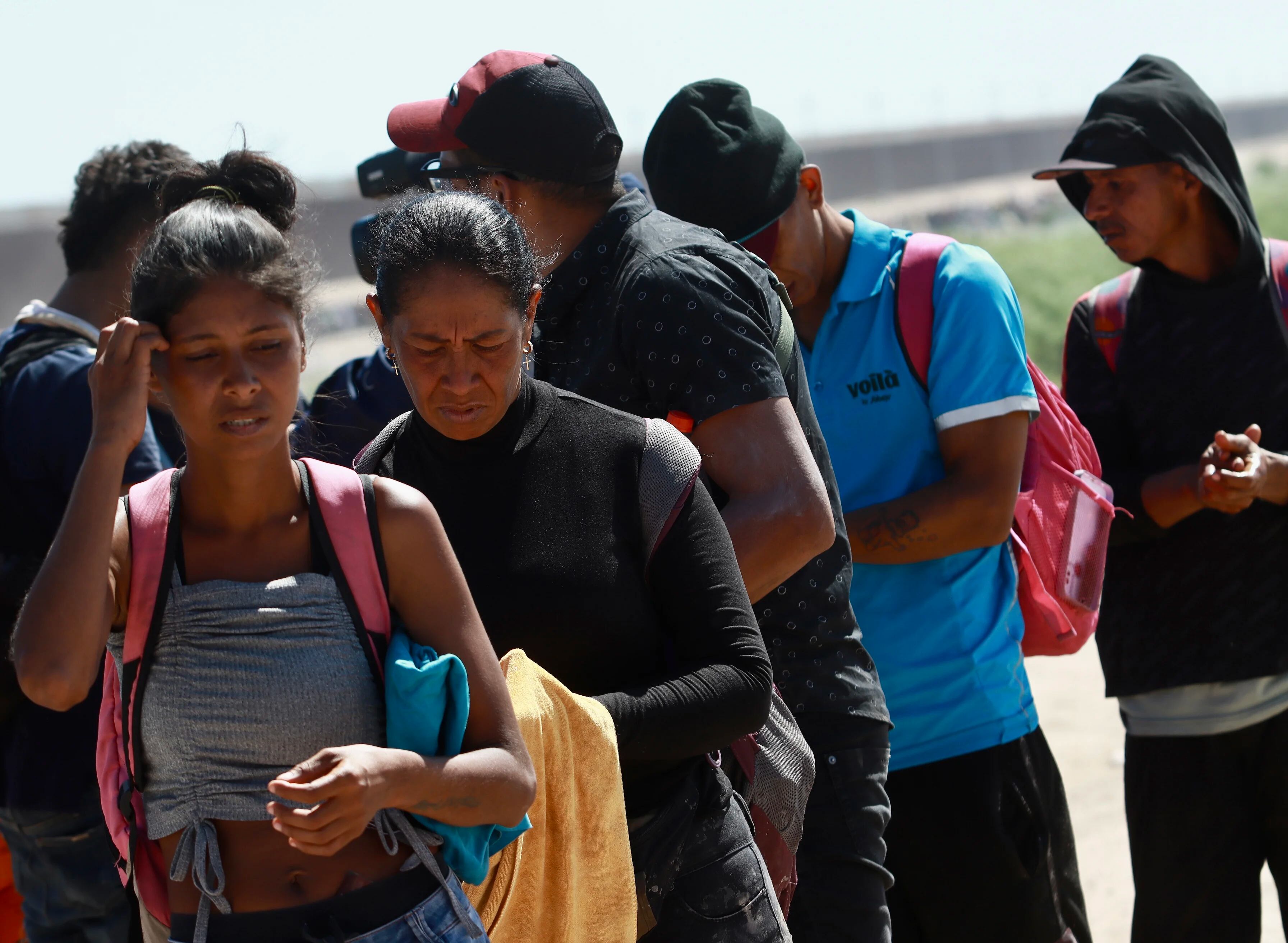 MEMéxico vive un repunte en el flujo migratorio, con miles de migrantes atravesando el país de múltiples formas, tras la caída inicial que provocó la expiración del Título 42 de Estados Unidos. EFE/Luis Torres
