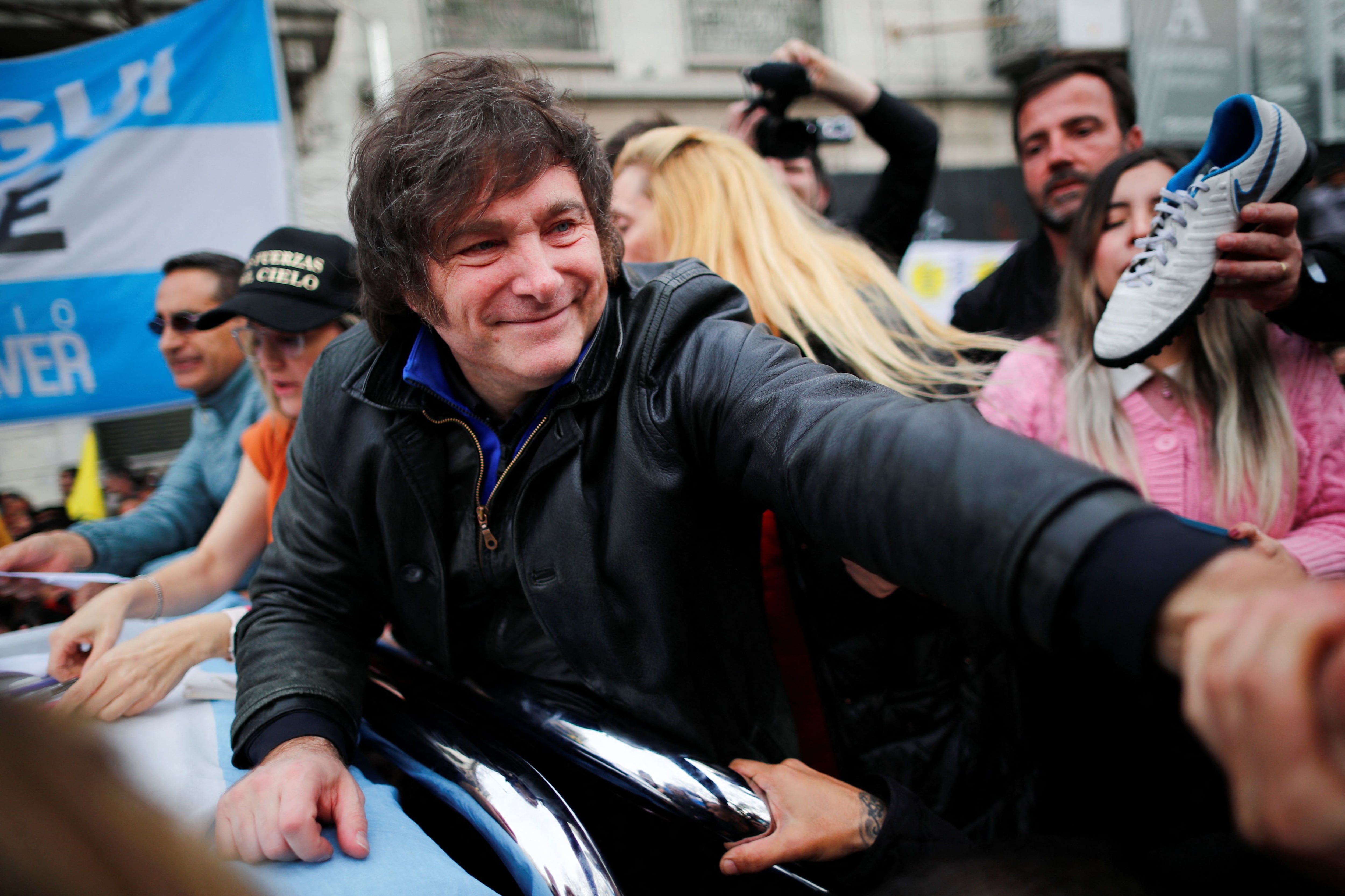 Javier Milei profundiza su acercamiento al mundo sindical (Foto REUTERS/Agustín Marcarian)