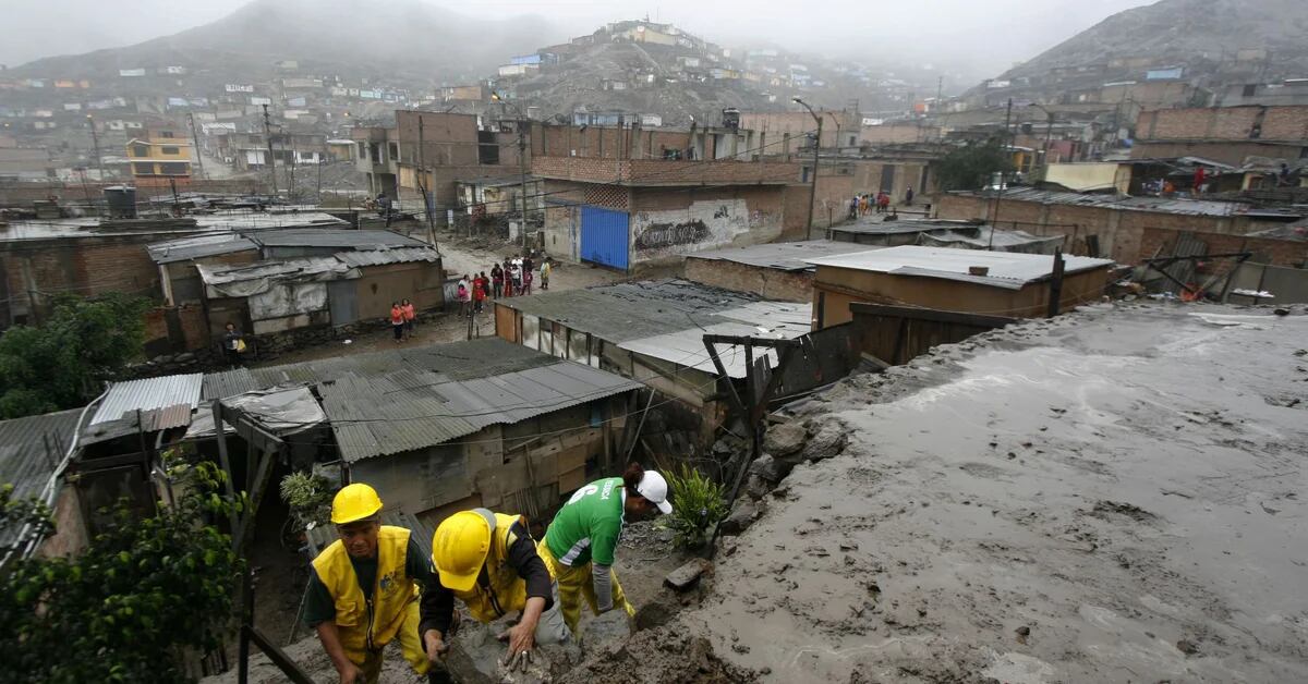 Cyclone Yaku: Which neighborhoods in Lima are most at risk from rain and why?