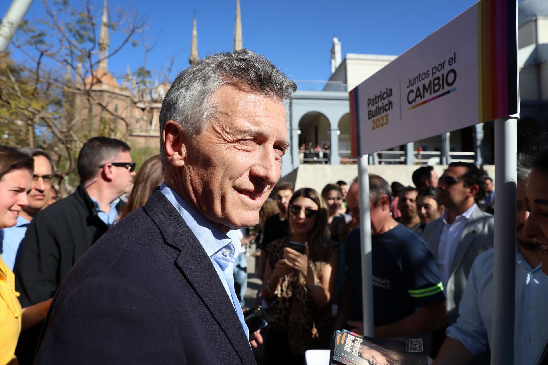 Parte del recorrido del ex Presidente por la provincia de Córdoba este martes (Mario Sar)