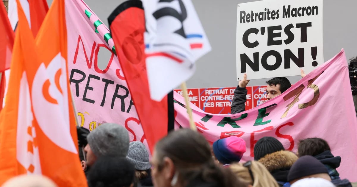 The French are preparing for a new mass strike against the pension reform promoted by Macron